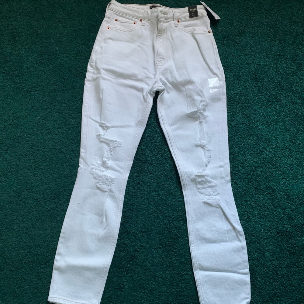 NWT Abercrombie & Fitch white jeans